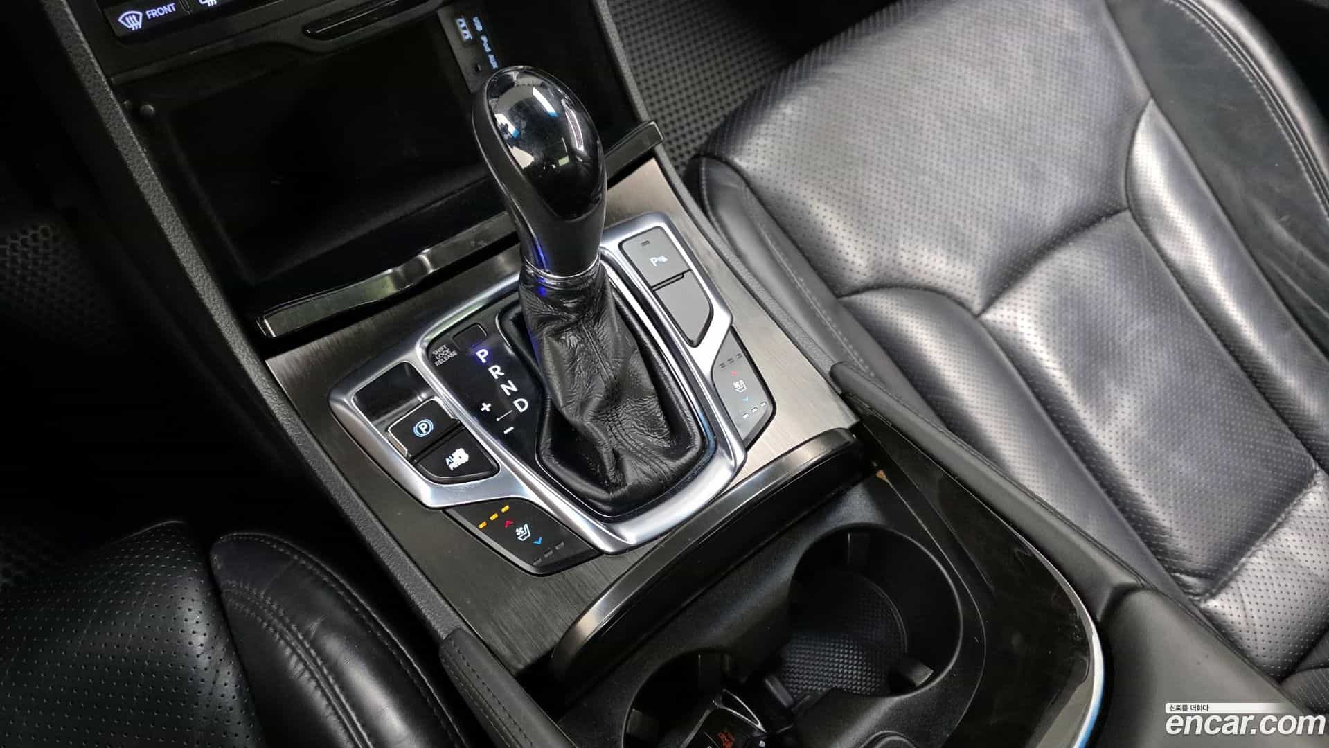 Grandeur Hyundai 2015.11-INNER-009