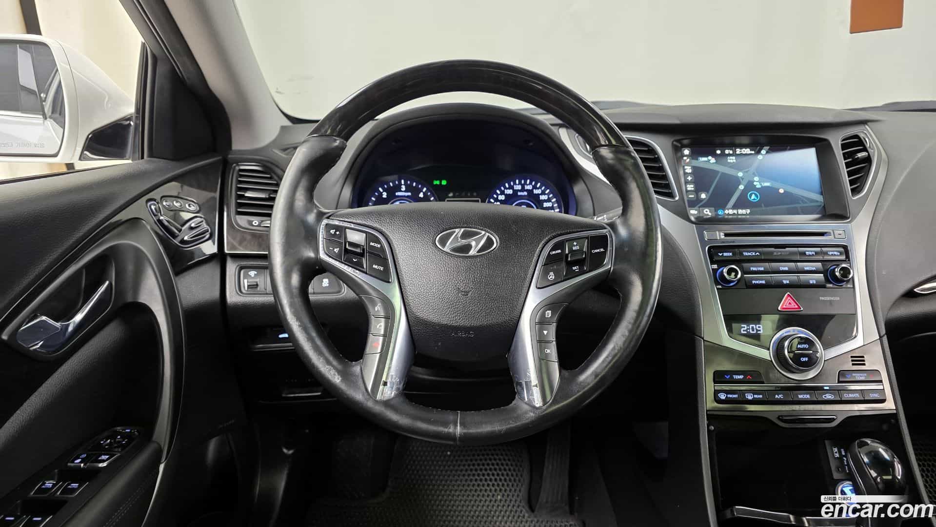 Grandeur Hyundai 2015.11-OPTION-017