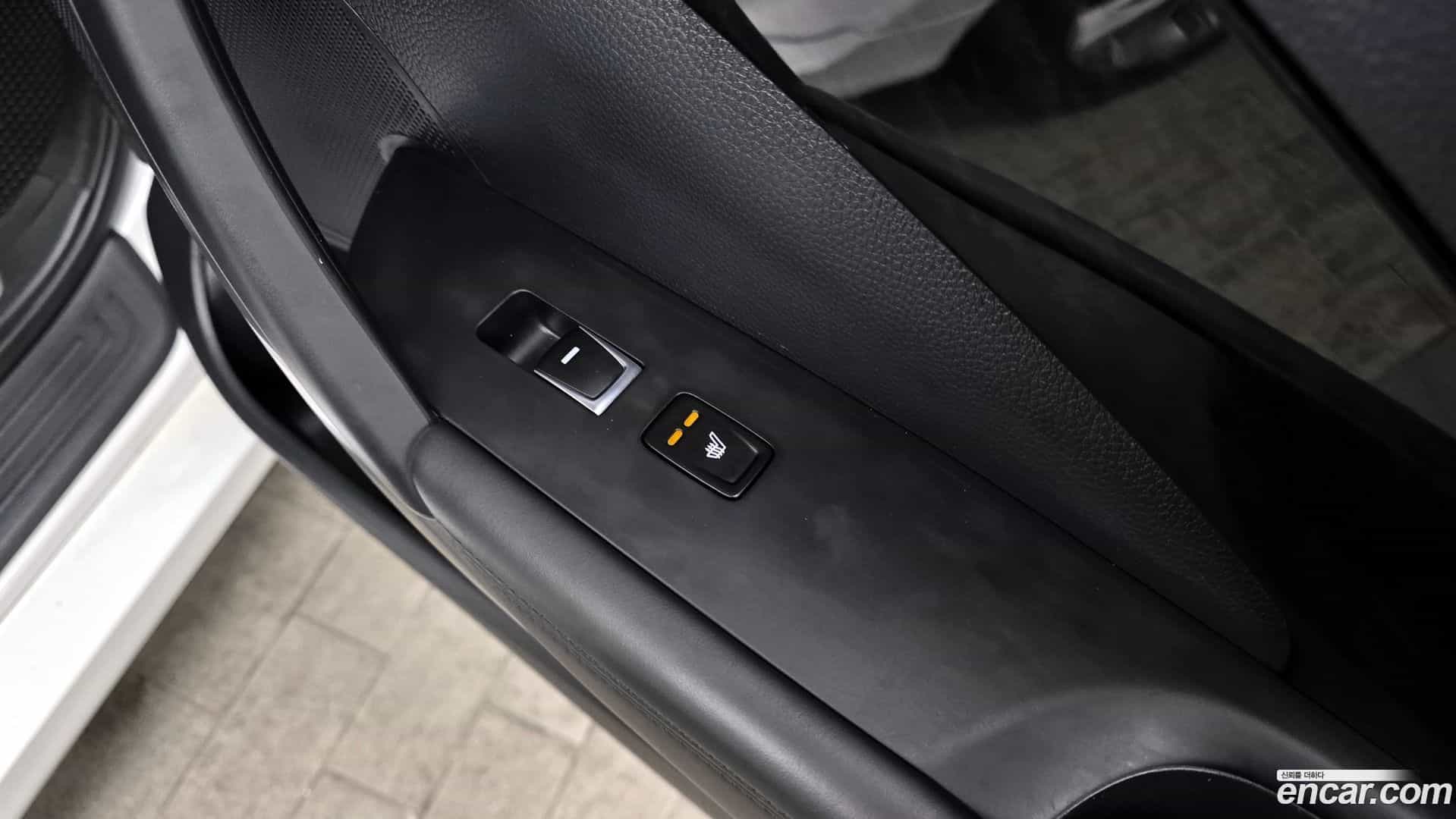 Grandeur Hyundai 2015.11-OPTION-023