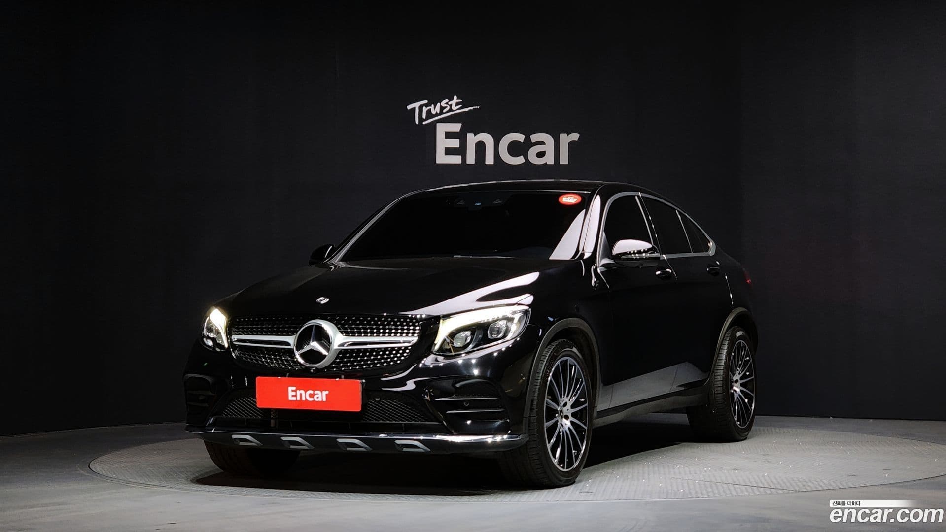 Main__Slider__Photo:GLC-Class Mercedes-Benz 2019.9-0