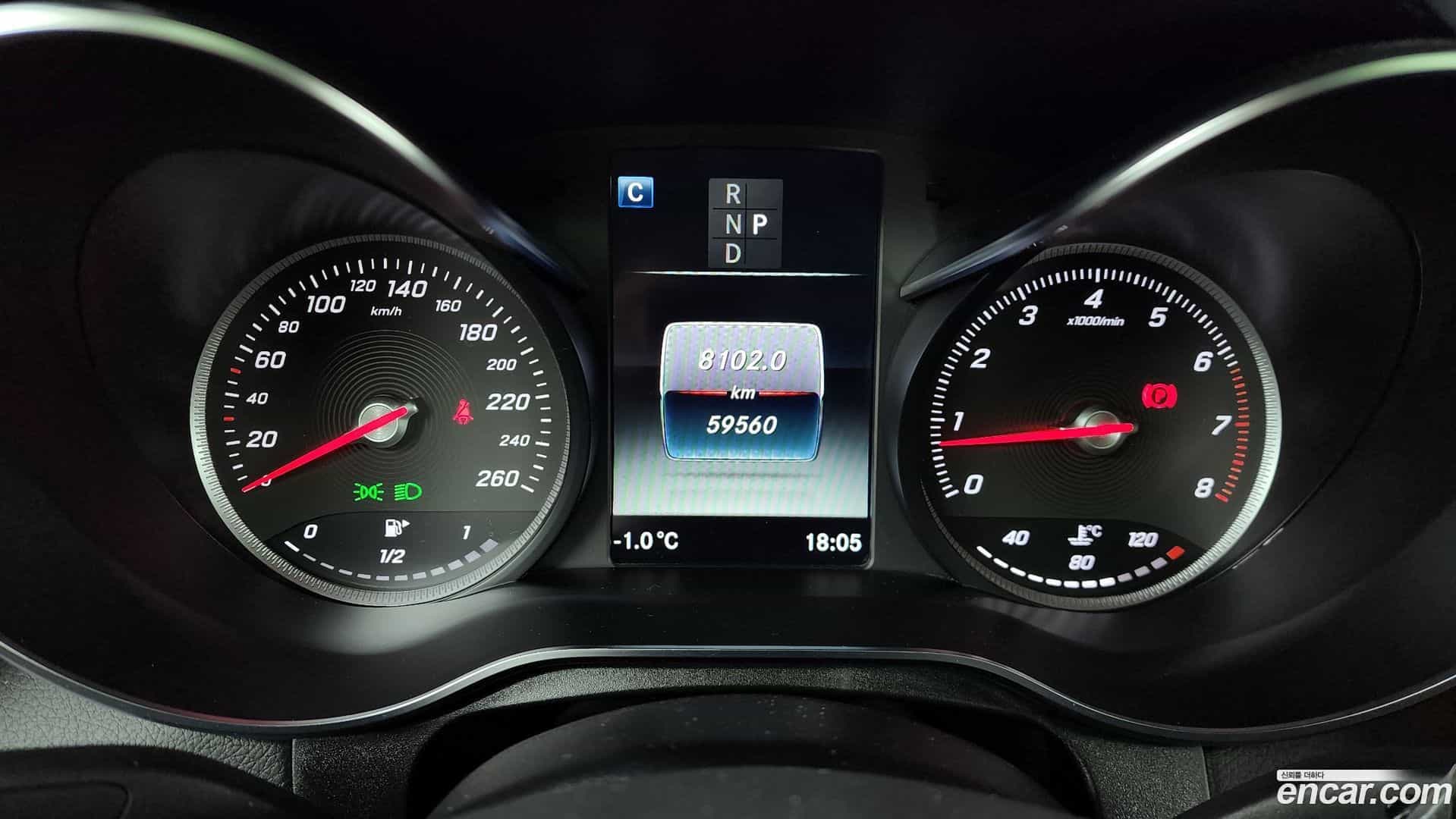 GLC-Class Mercedes-Benz 2019.9-INNER-008