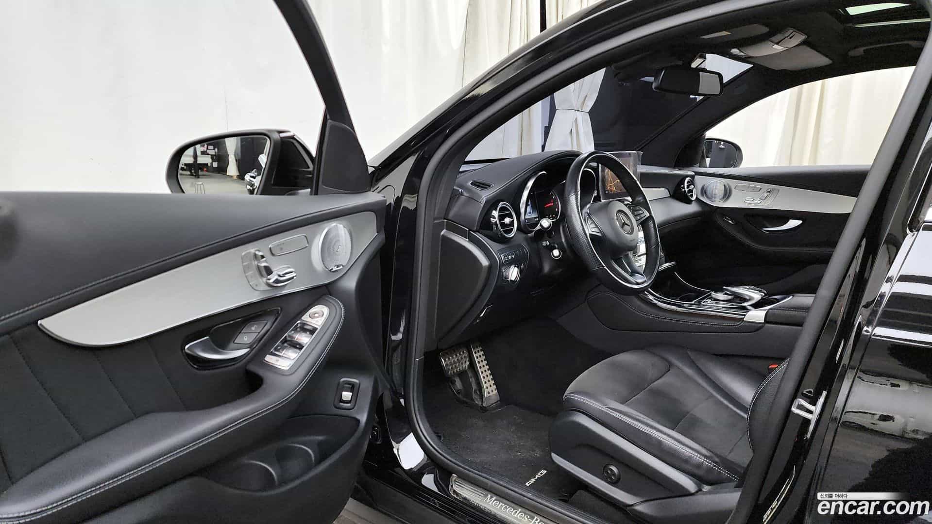 GLC-Class Mercedes-Benz 2019.9-INNER-010