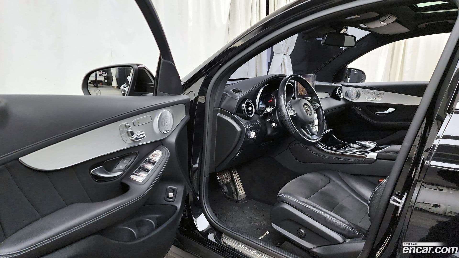 Main__Slider__Photo:GLC-Class Mercedes-Benz 2019.9-9