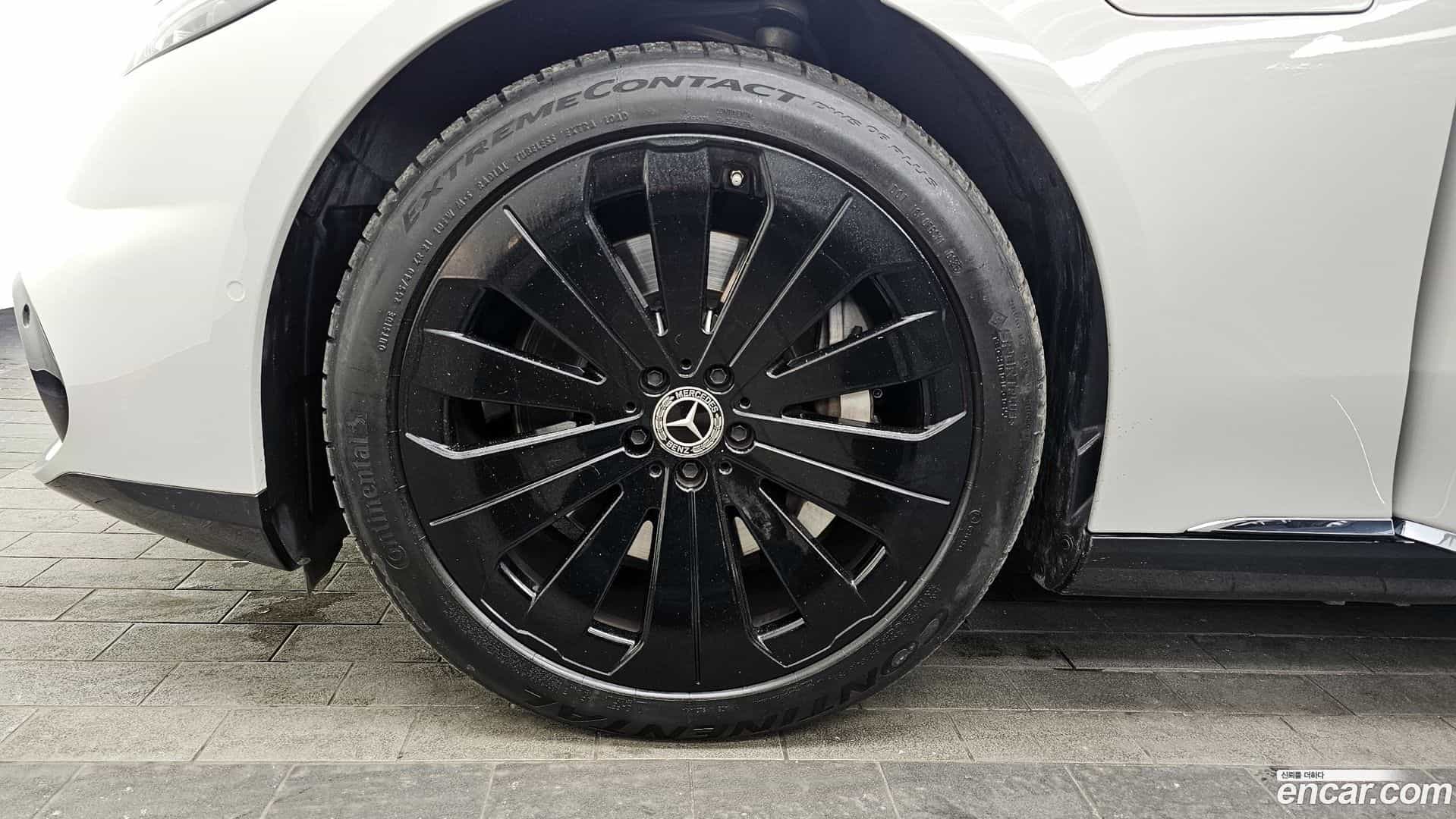 EQS Mercedes-Benz 2023.10-OUTER-005