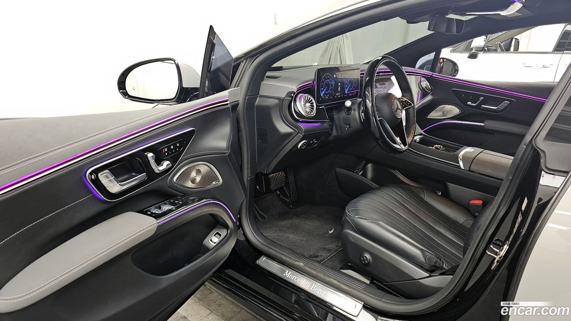 Main__Slider__Photo:EQS Mercedes-Benz 2023.10-9