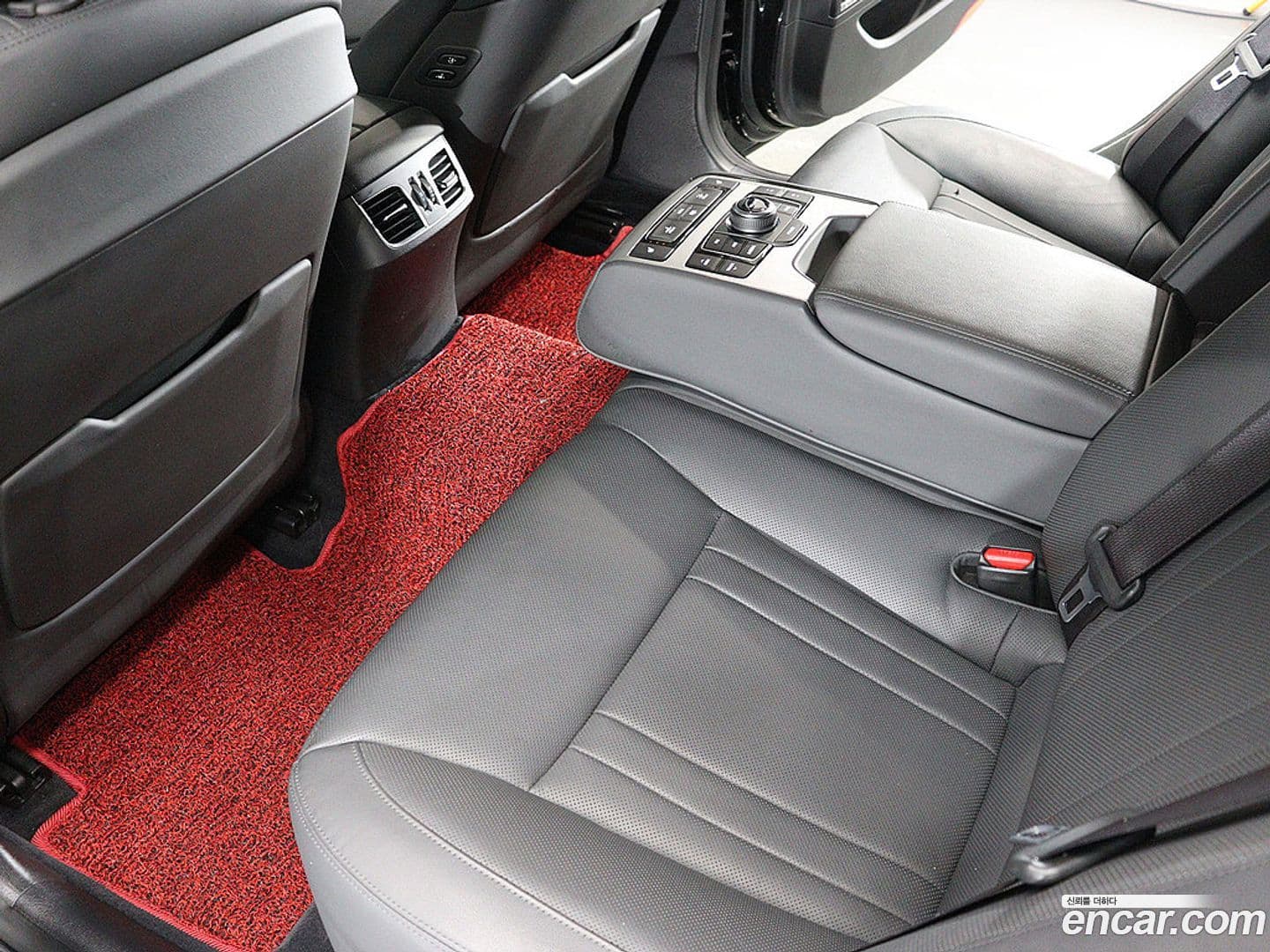 Main__Slider__Photo:G80 Genesis 2019.3-13