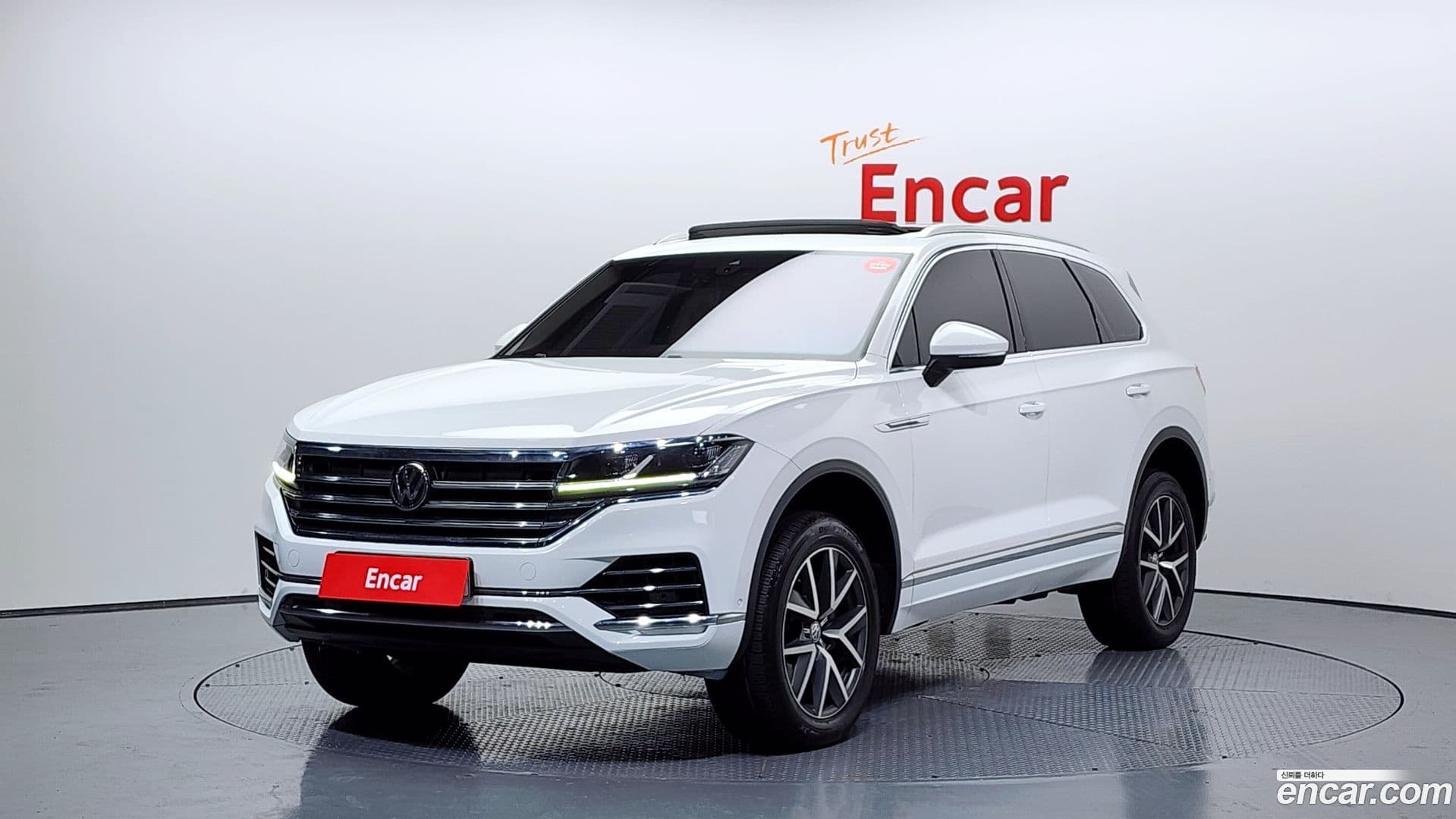 Main__Slider__Photo:Touareg Volkswagen 2020.3-0