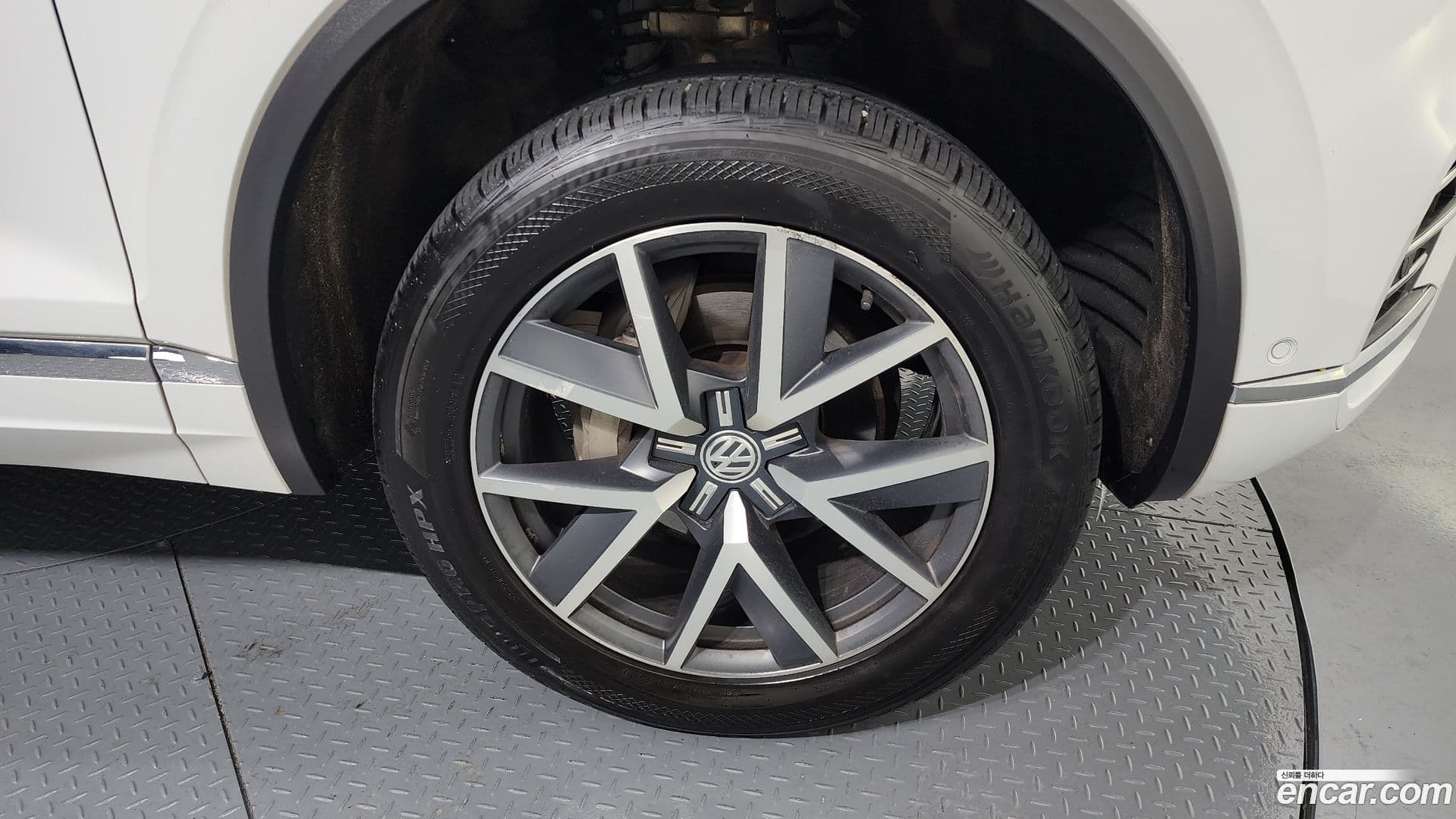 Main__Slider__Photo:Touareg Volkswagen 2020.3-4