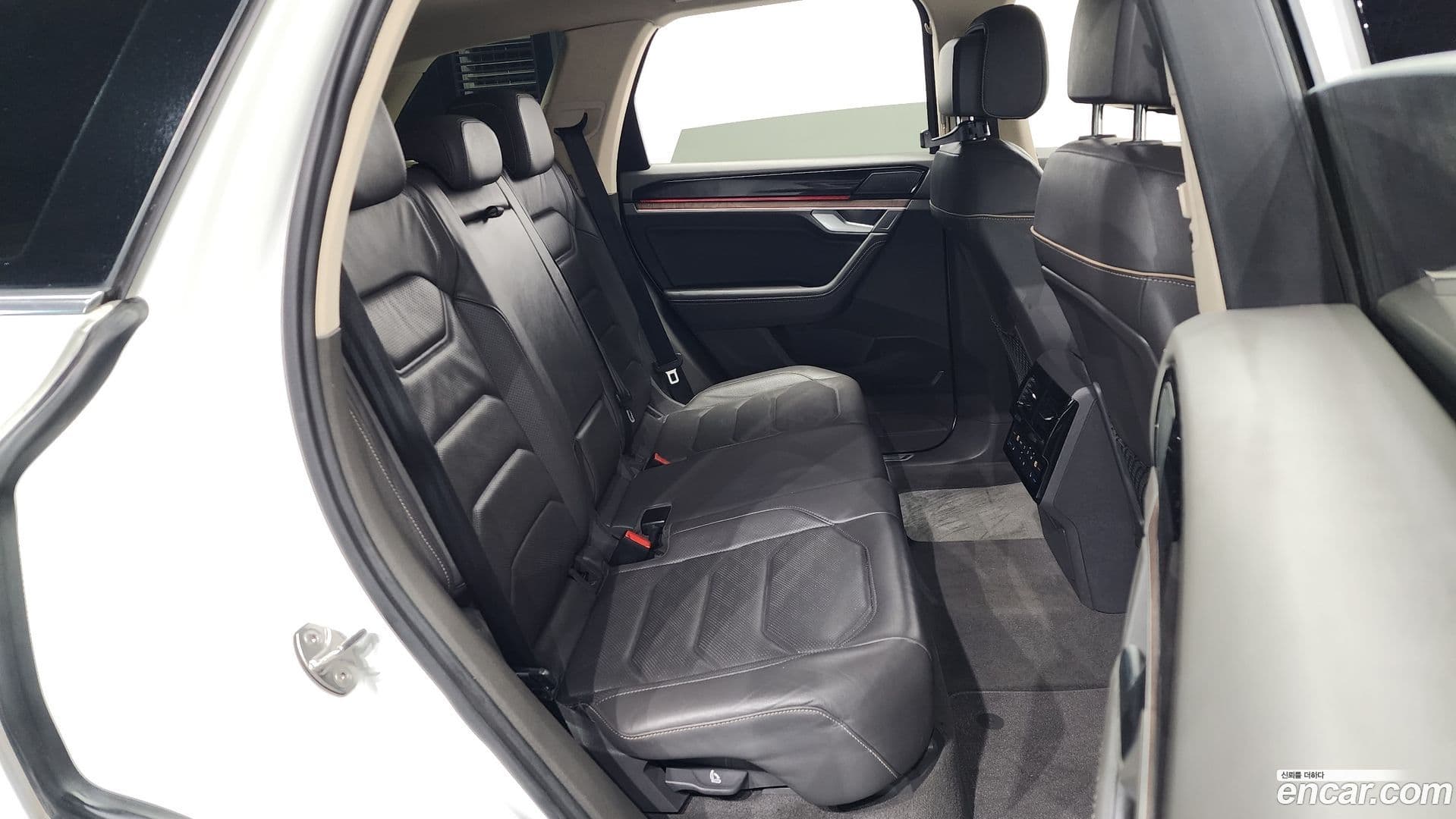 Main__Slider__Photo:Touareg Volkswagen 2020.3-11