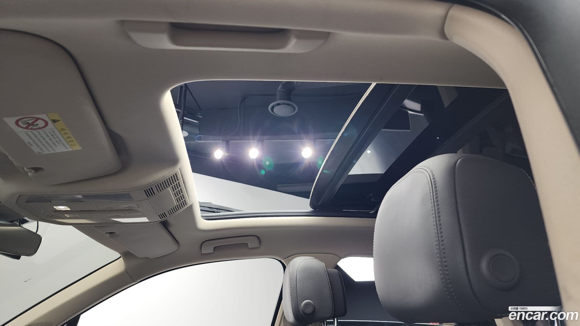 Main__Slider__Photo:Touareg Volkswagen 2020.3-17