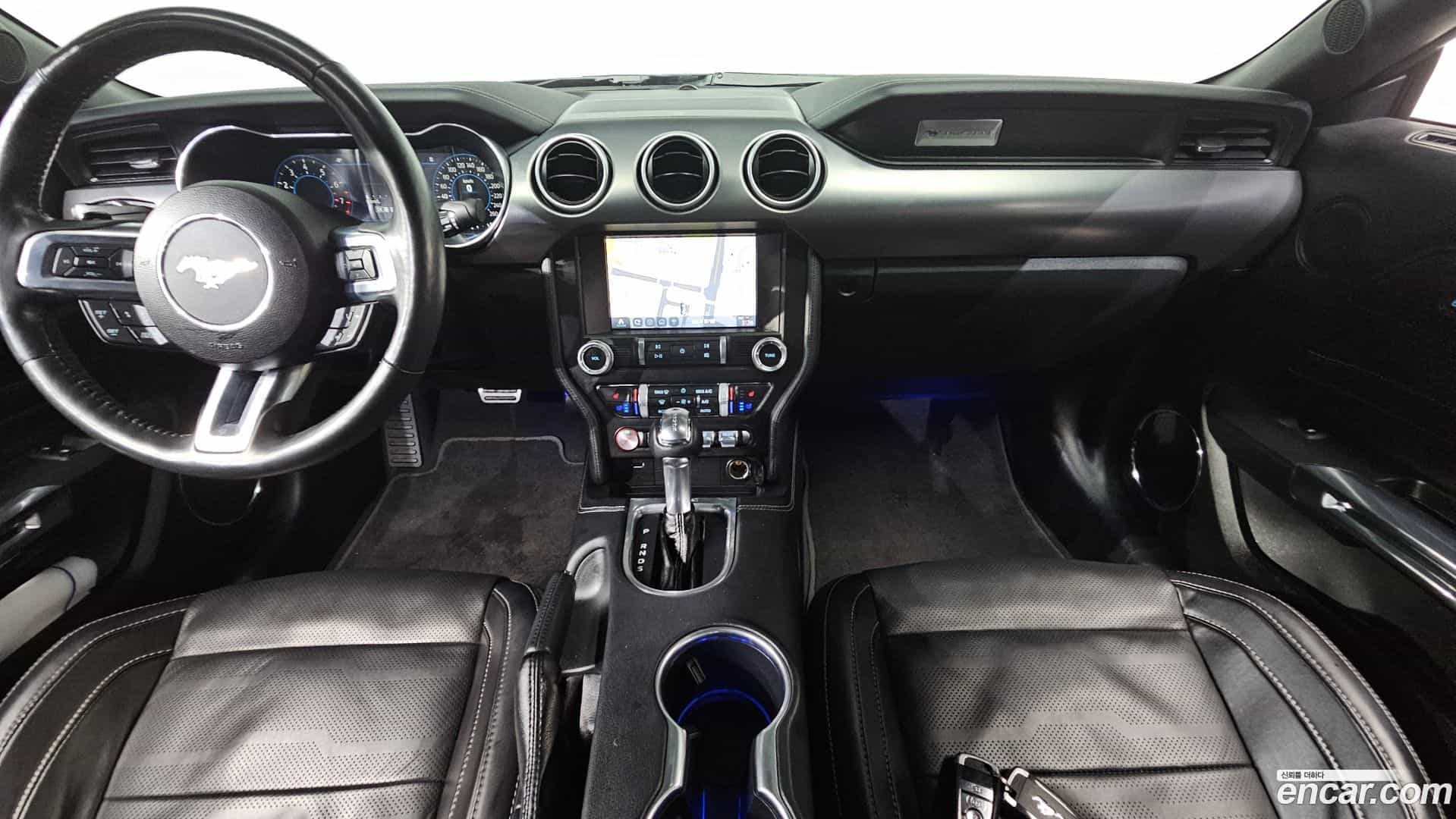 Mustang Ford 2021.11-INNER-007