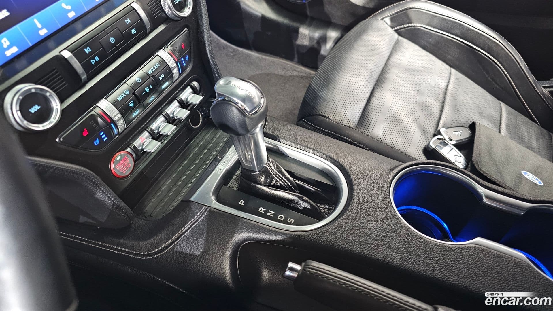 Main__Slider__Photo:Mustang Ford 2021.11-8