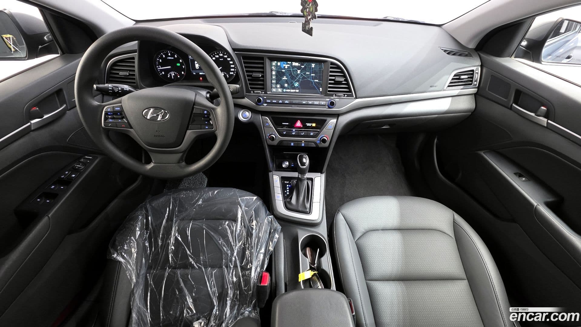 Main__Slider__Photo:AVANTE Hyundai 2017.7-6