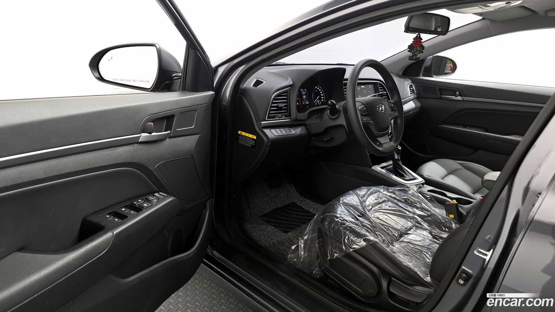 AVANTE Hyundai 2017.7-OPTION-015