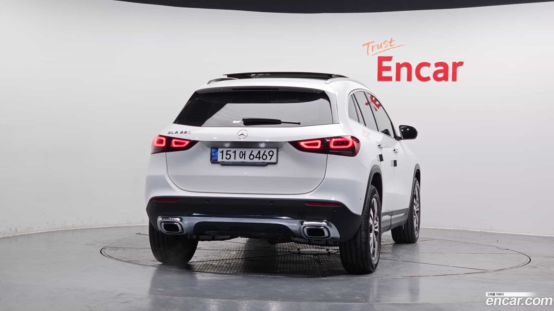 GLA-Class Mercedes-Benz 2021.1-OUTER-004