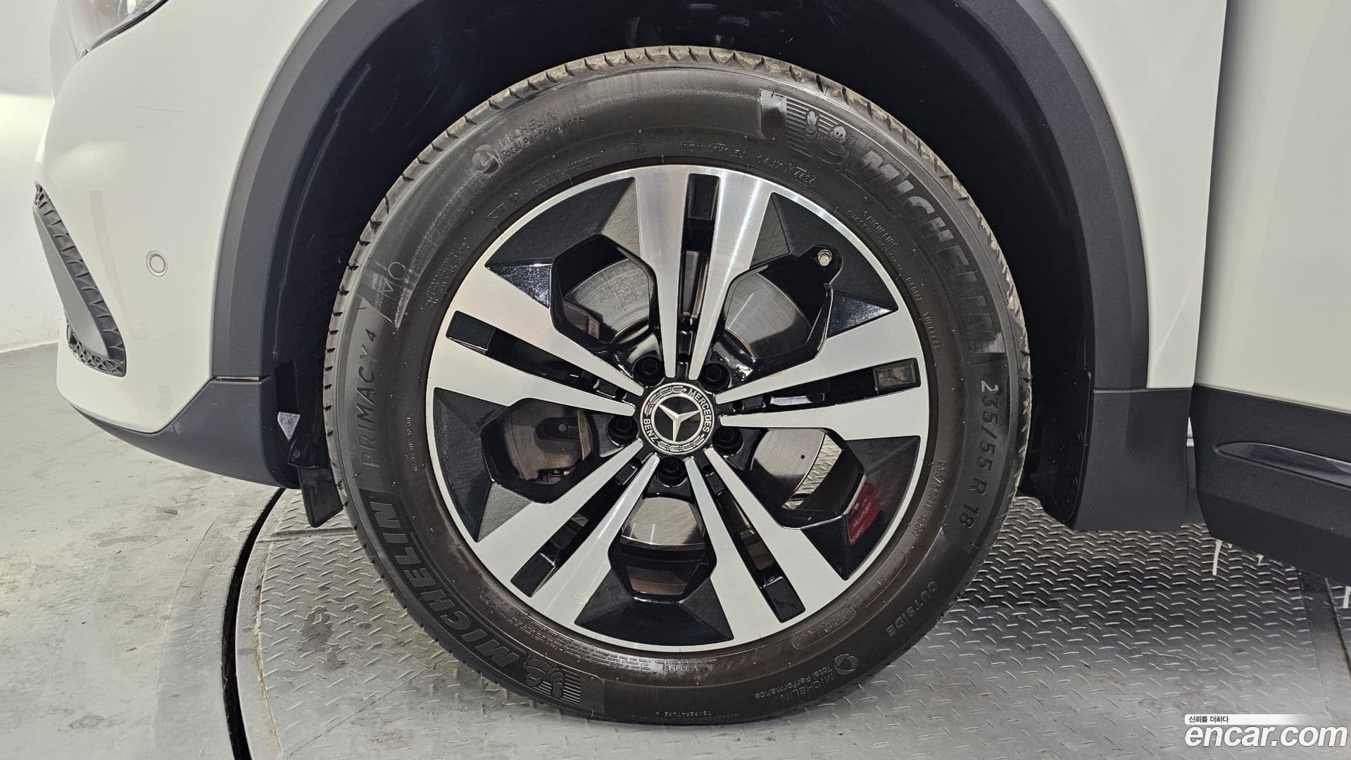 Main__Slider__Photo:GLA-Class Mercedes-Benz 2021.1-4