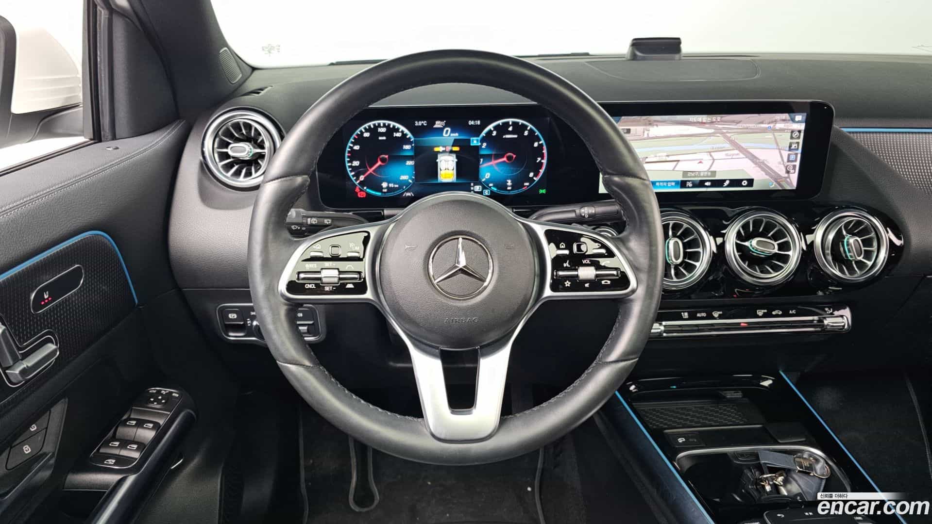 GLA-Class Mercedes-Benz 2021.1-OPTION-017