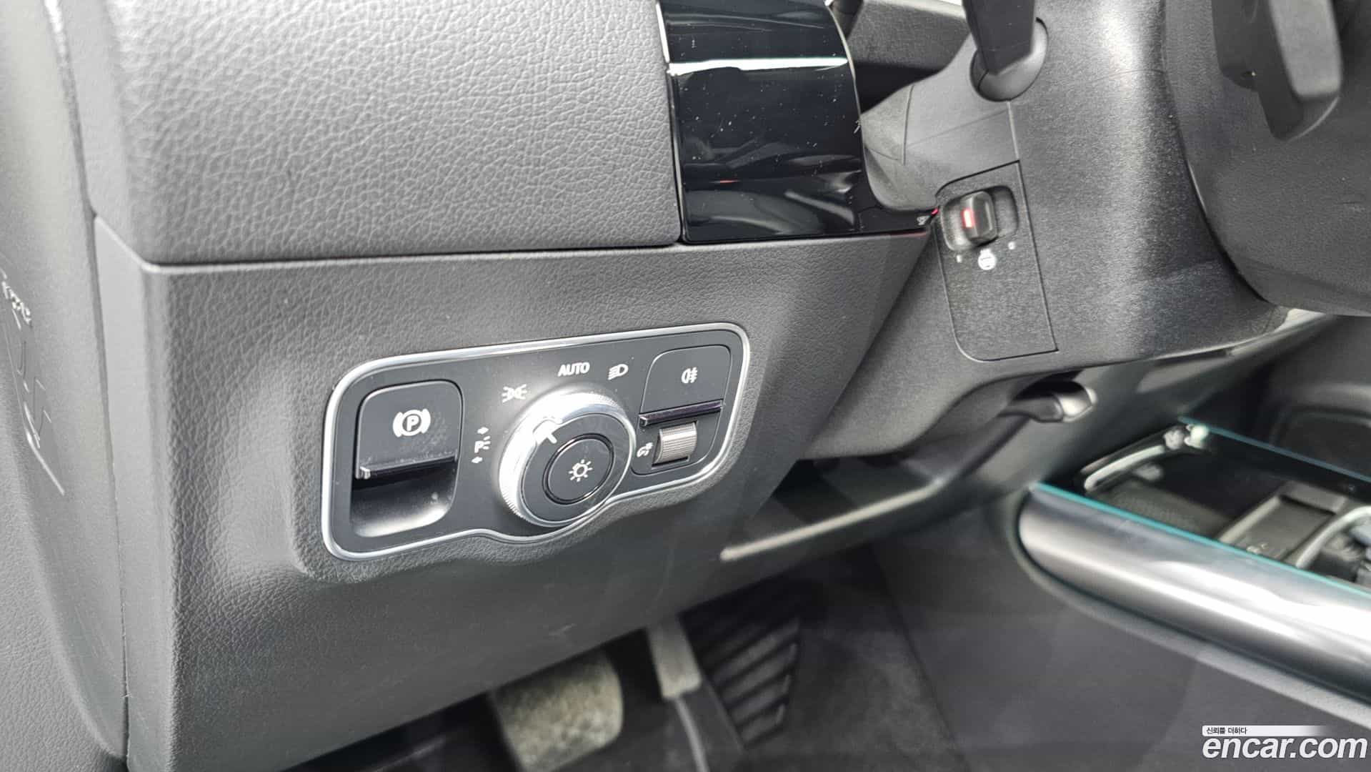 GLA-Class Mercedes-Benz 2021.1-OPTION-022