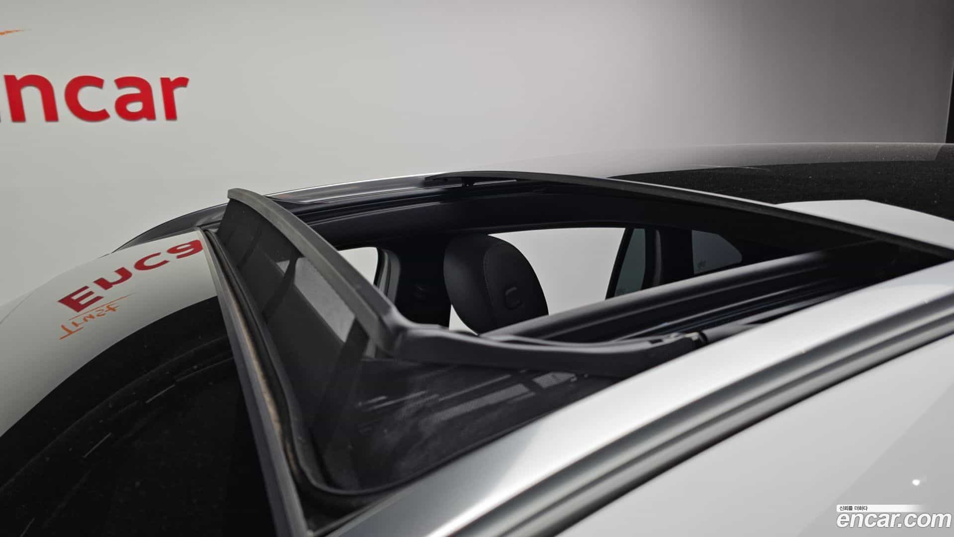 GLA-Class Mercedes-Benz 2021.1-OPTION-023