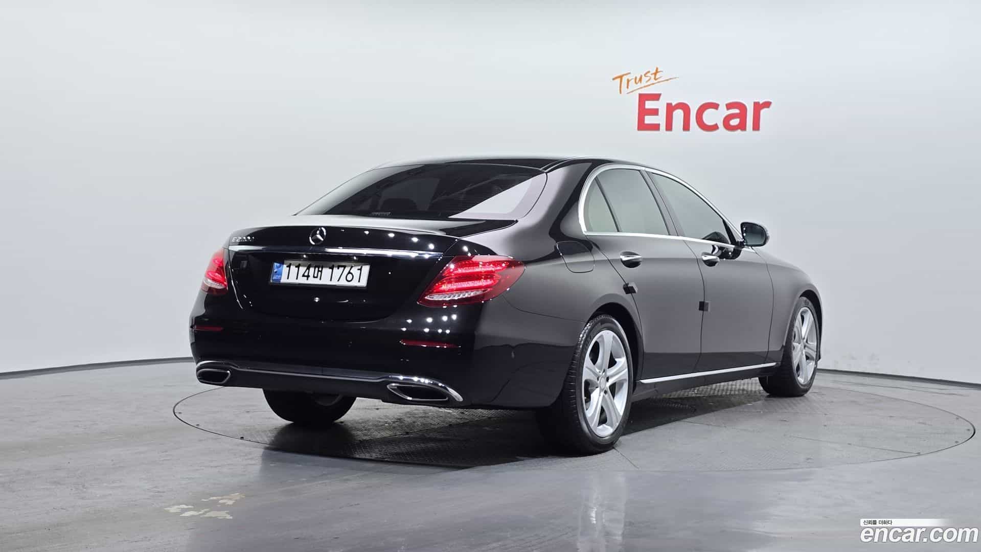 E-Class Mercedes-Benz 2017.0-OUTER-002