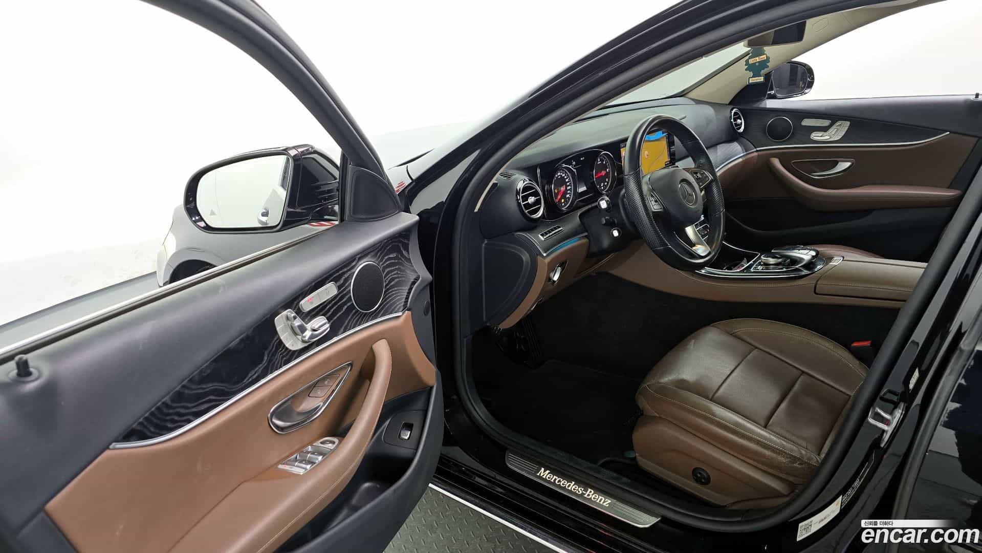 E-Class Mercedes-Benz 2017.0-INNER-010