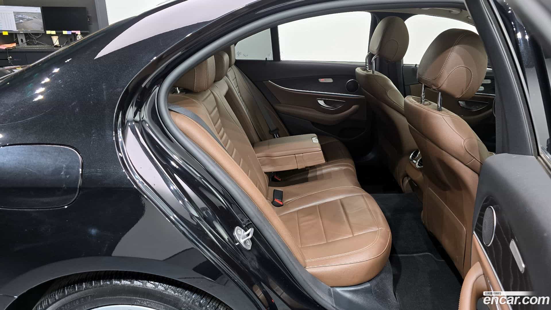 E-Class Mercedes-Benz 2017.0-OPTION-016