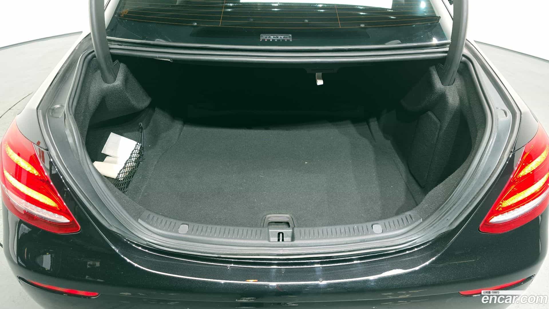 E-Class Mercedes-Benz 2017.0-OPTION-024