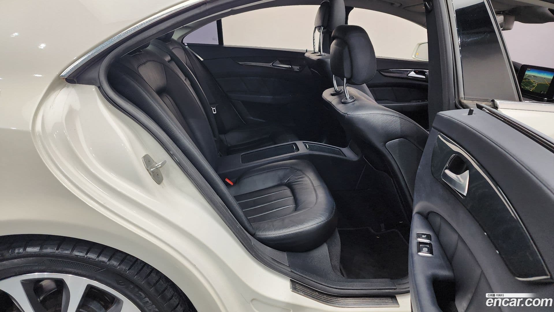 Main__Slider__Photo:CLS-Class Mercedes-Benz 2017.2-11