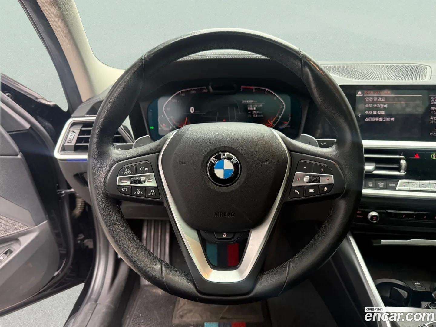 Main__Slider__Photo:3-Series BMW 2019.8-12