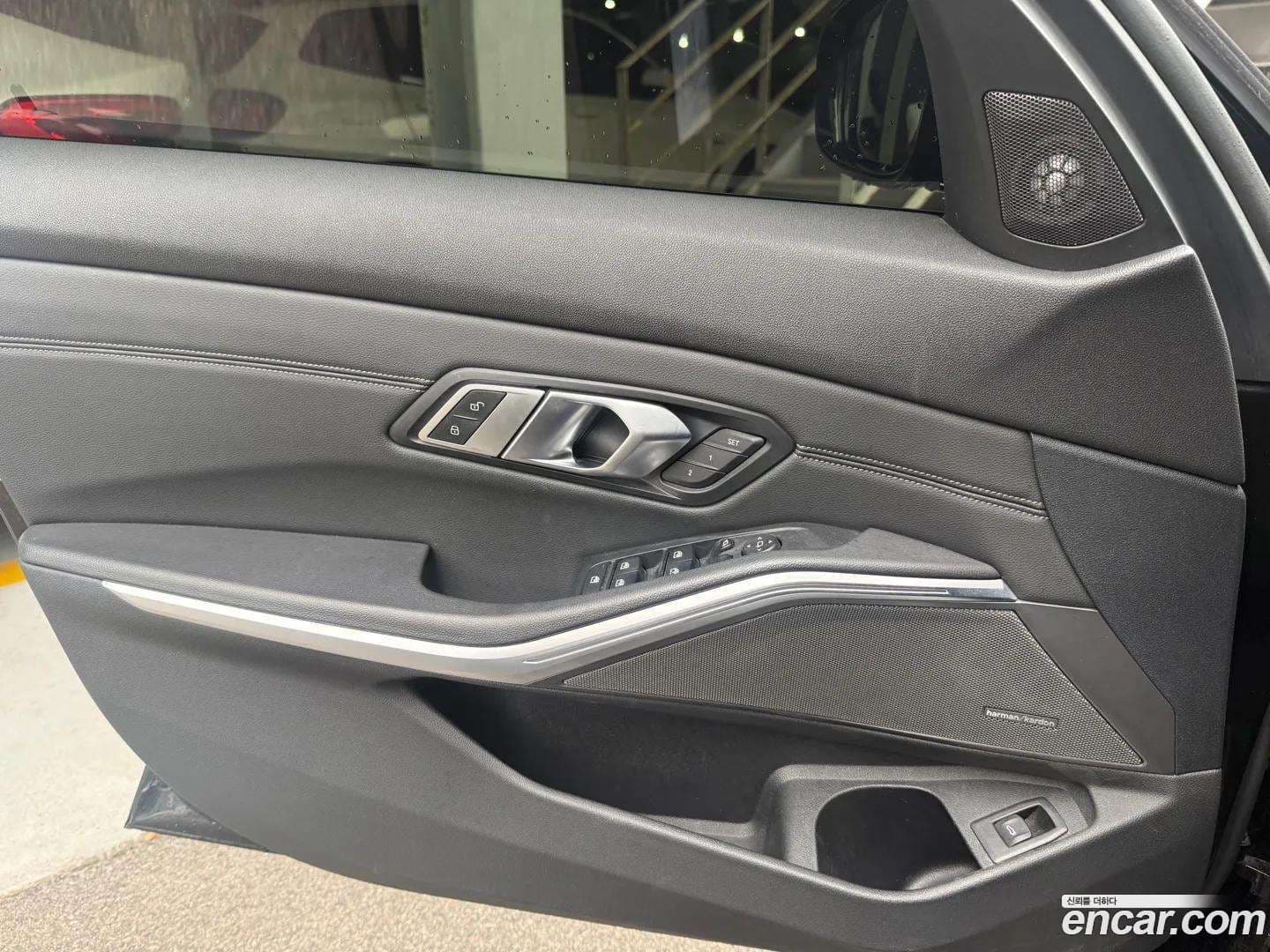 Main__Slider__Photo:3-Series BMW 2019.8-15