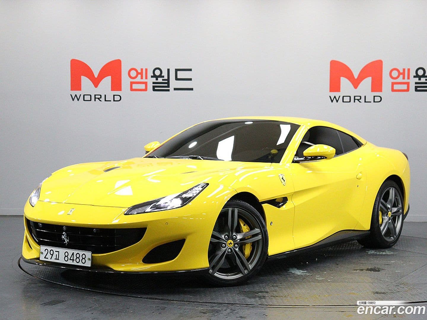 Main__Slider__Photo:Portofino Ferrari 2019.3-0