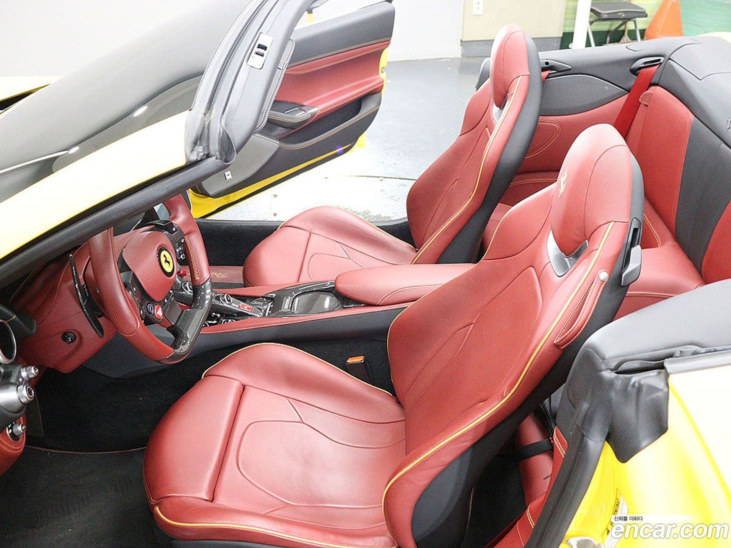 Main__Slider__Photo:Portofino Ferrari 2019.3-14