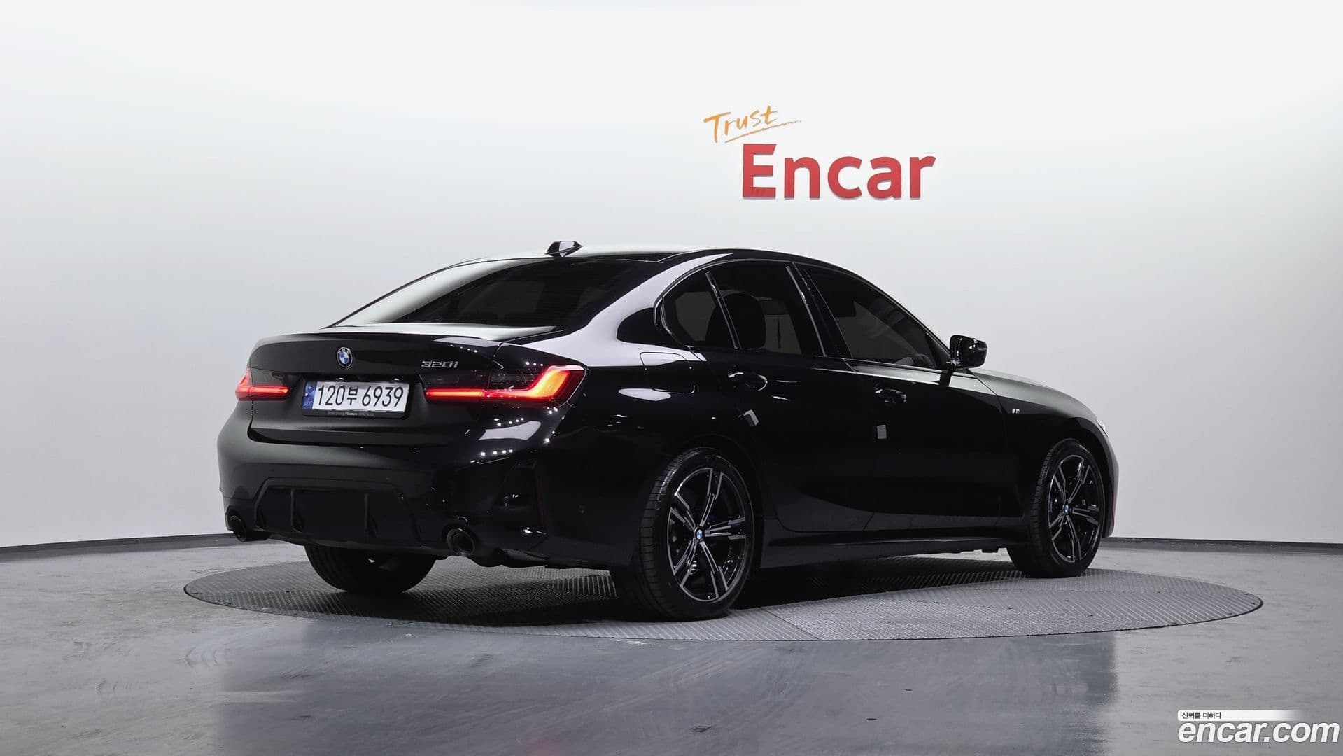 Main__Slider__Photo:3-Series BMW 2023.9-1