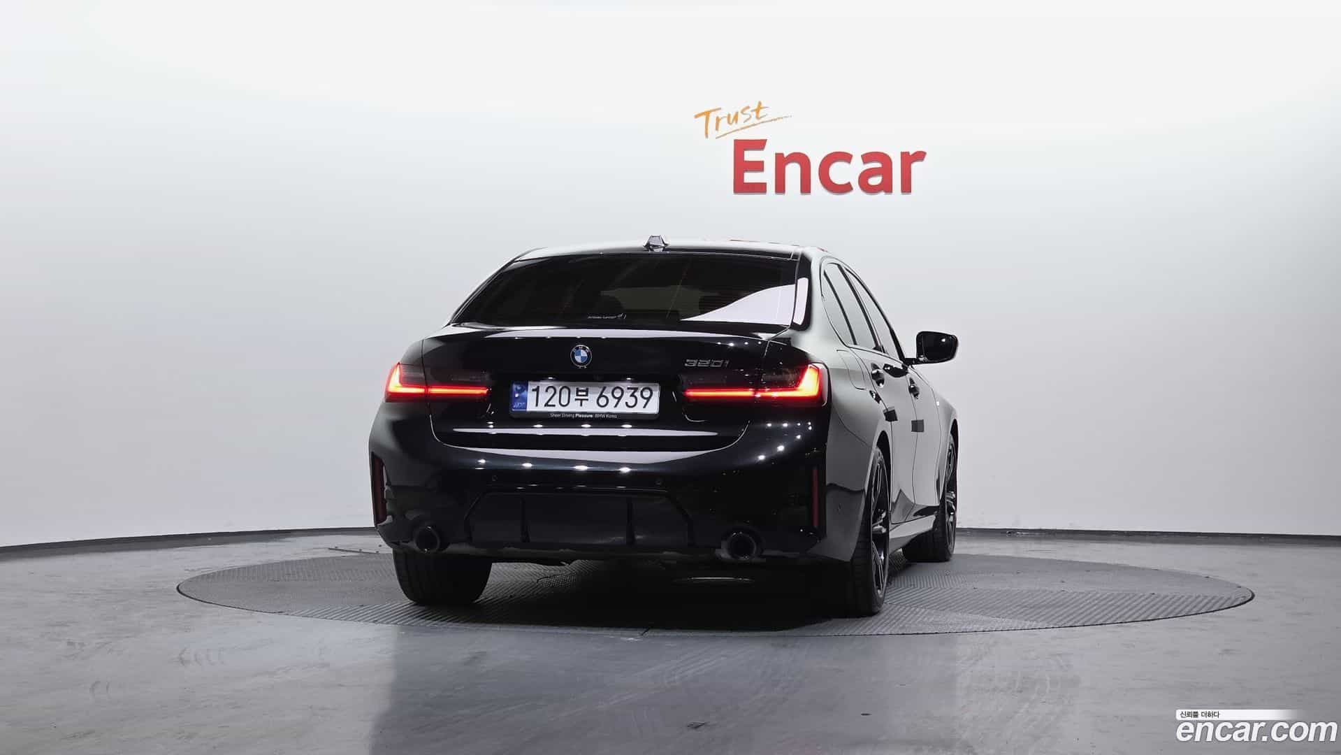 3-Series BMW 2023.9-OUTER-004