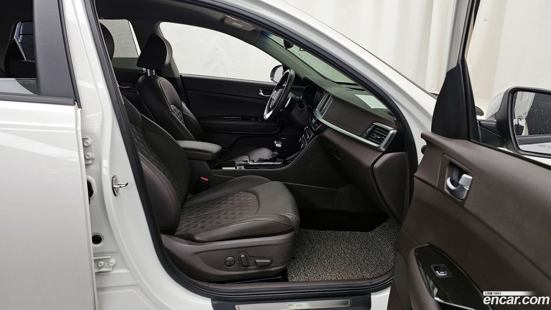 Main__Slider__Photo:K5 Kia 2018.2-10