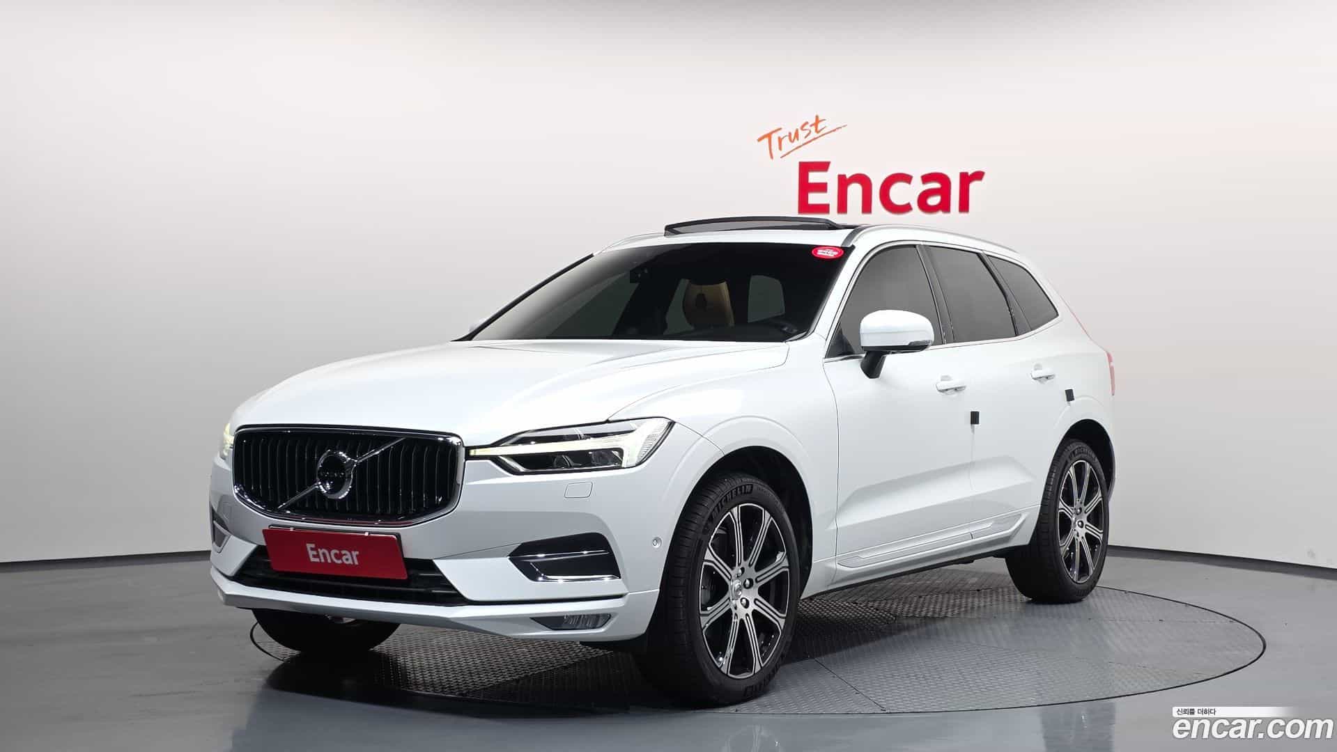 XC60 Volvo 2019.1-OUTER-001