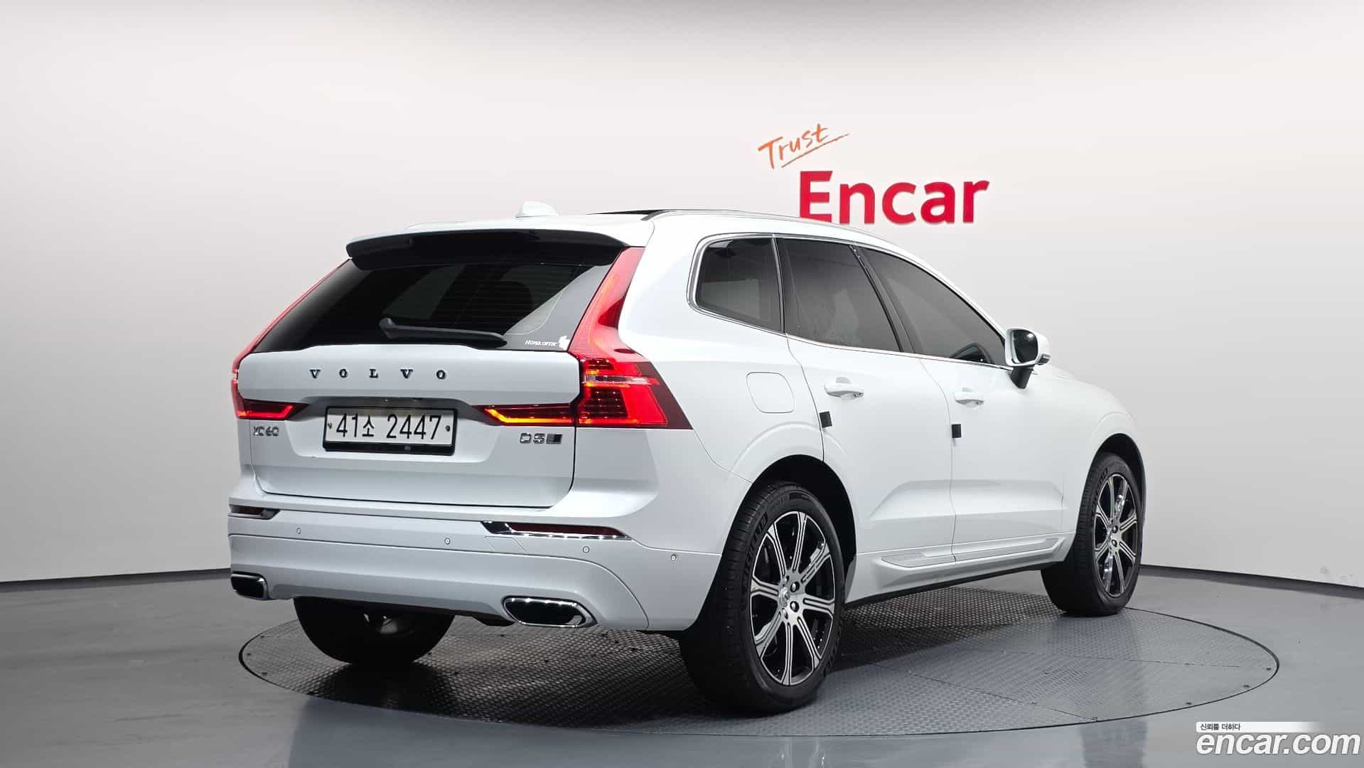 XC60 Volvo 2019.1-OUTER-002