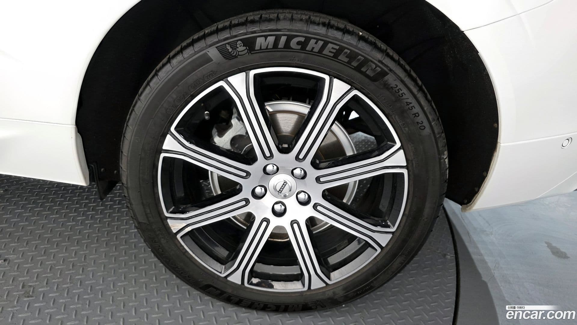 Main__Slider__Photo:XC60 Volvo 2019.1-4