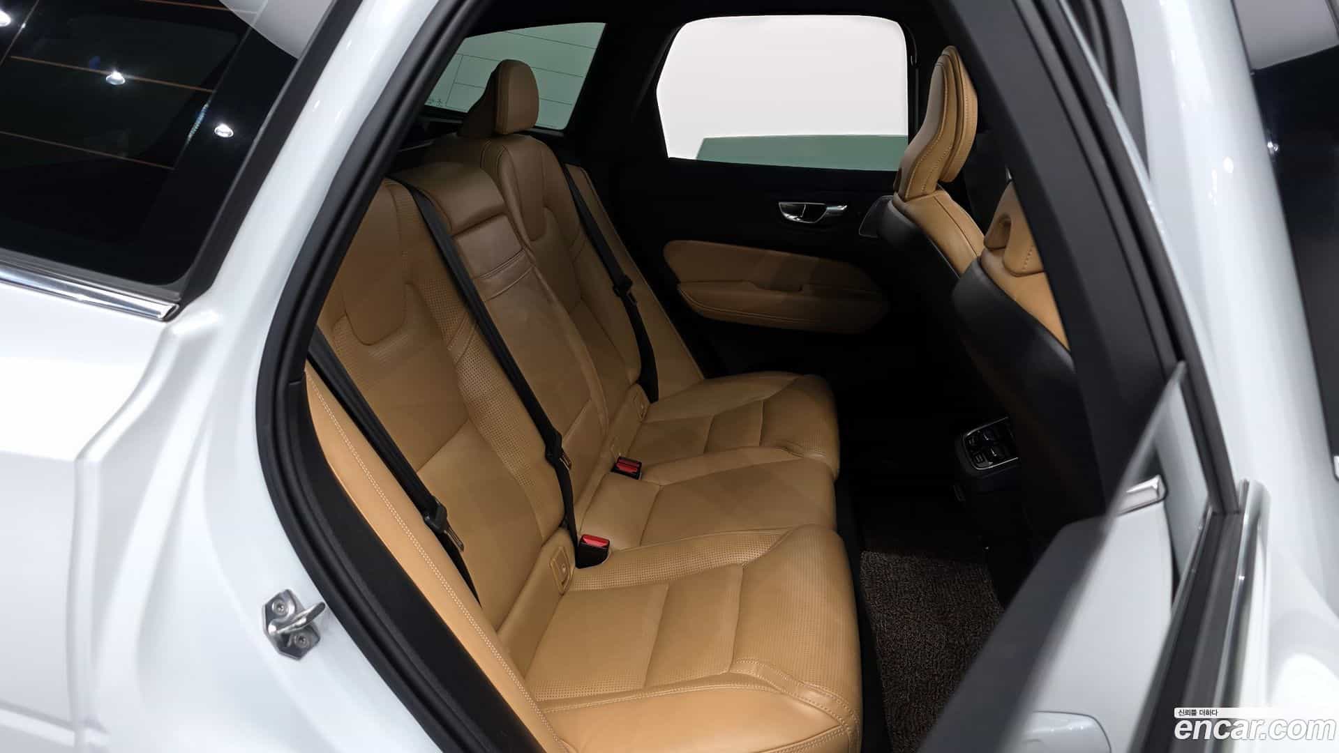 XC60 Volvo 2019.1-OPTION-016