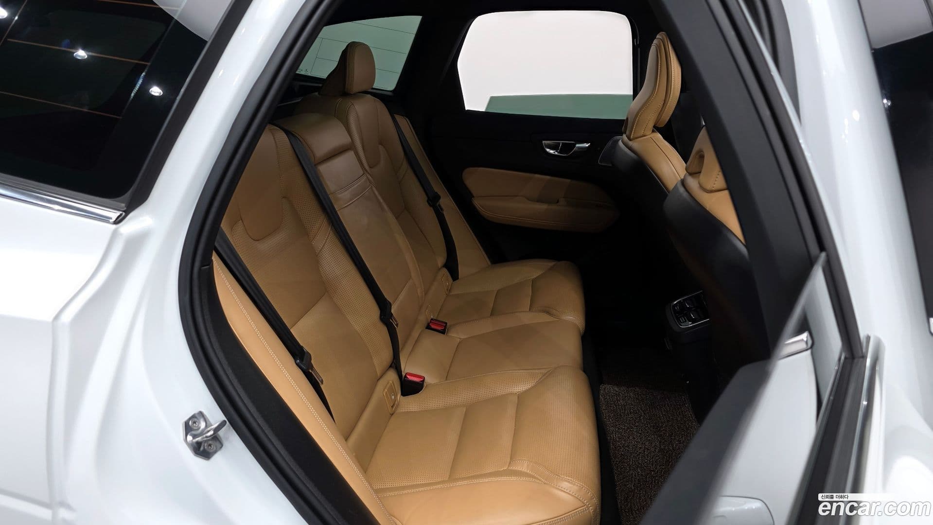 Main__Slider__Photo:XC60 Volvo 2019.1-11