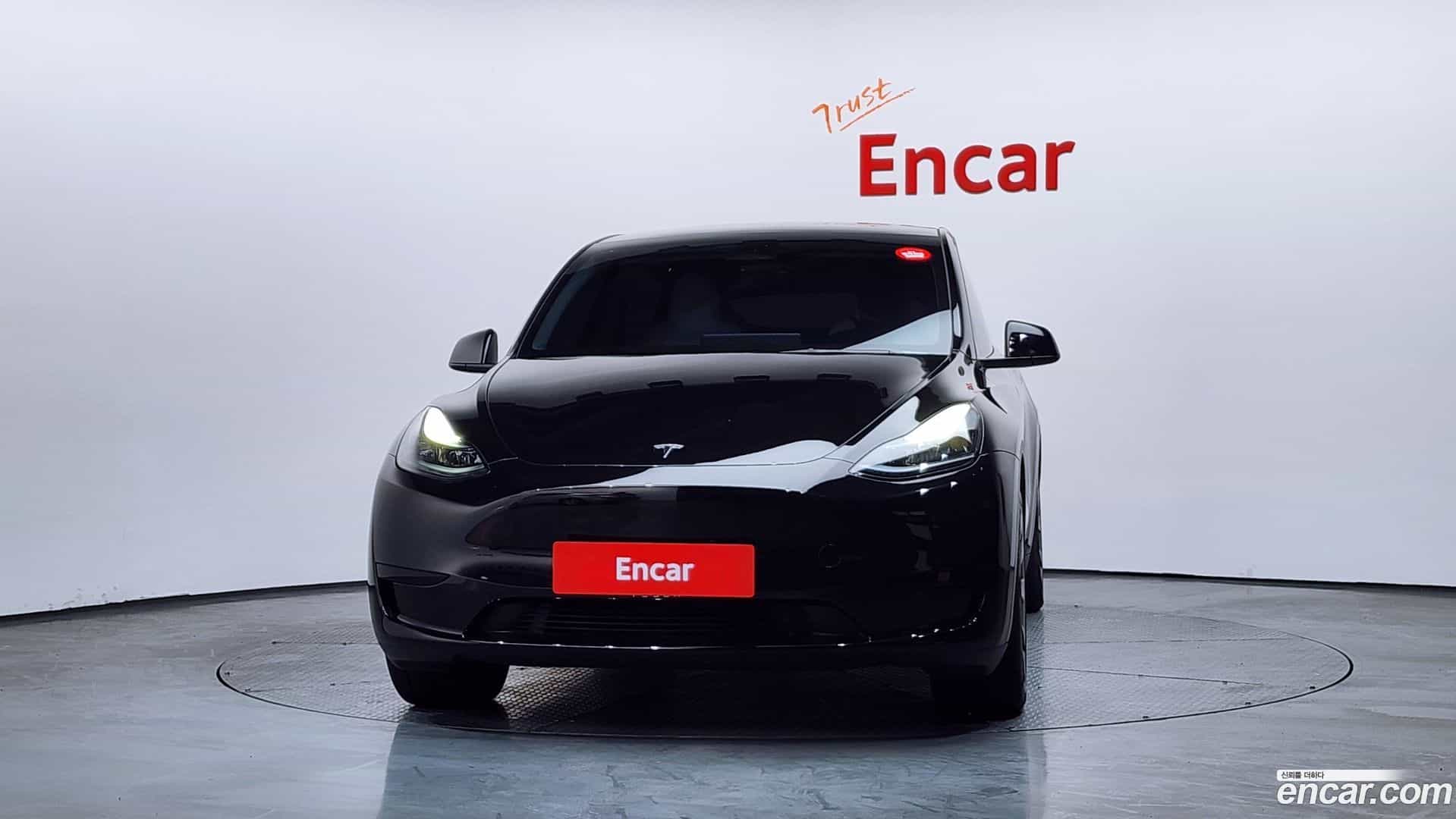 Model Y Tesla 2023.10-OUTER-003