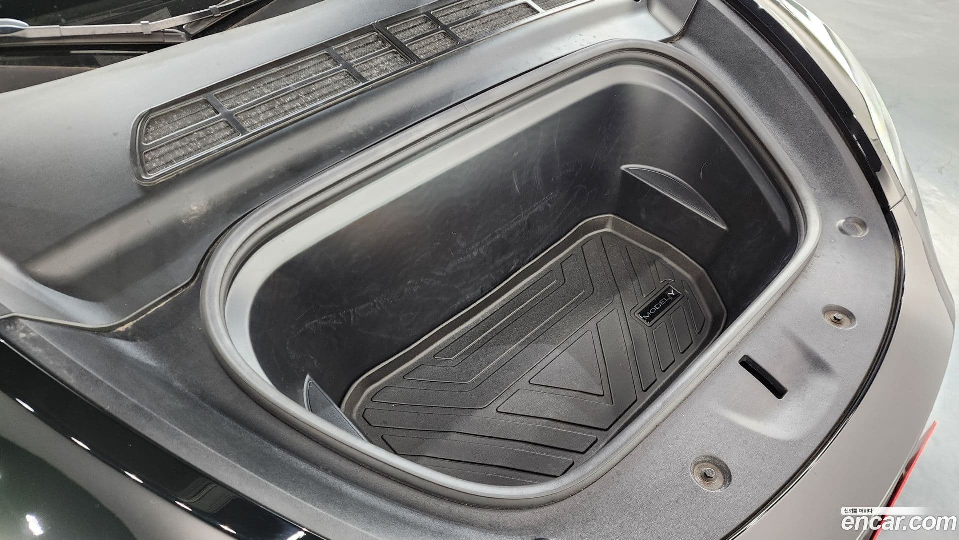 Main__Slider__Photo:Model Y Tesla 2023.10-5