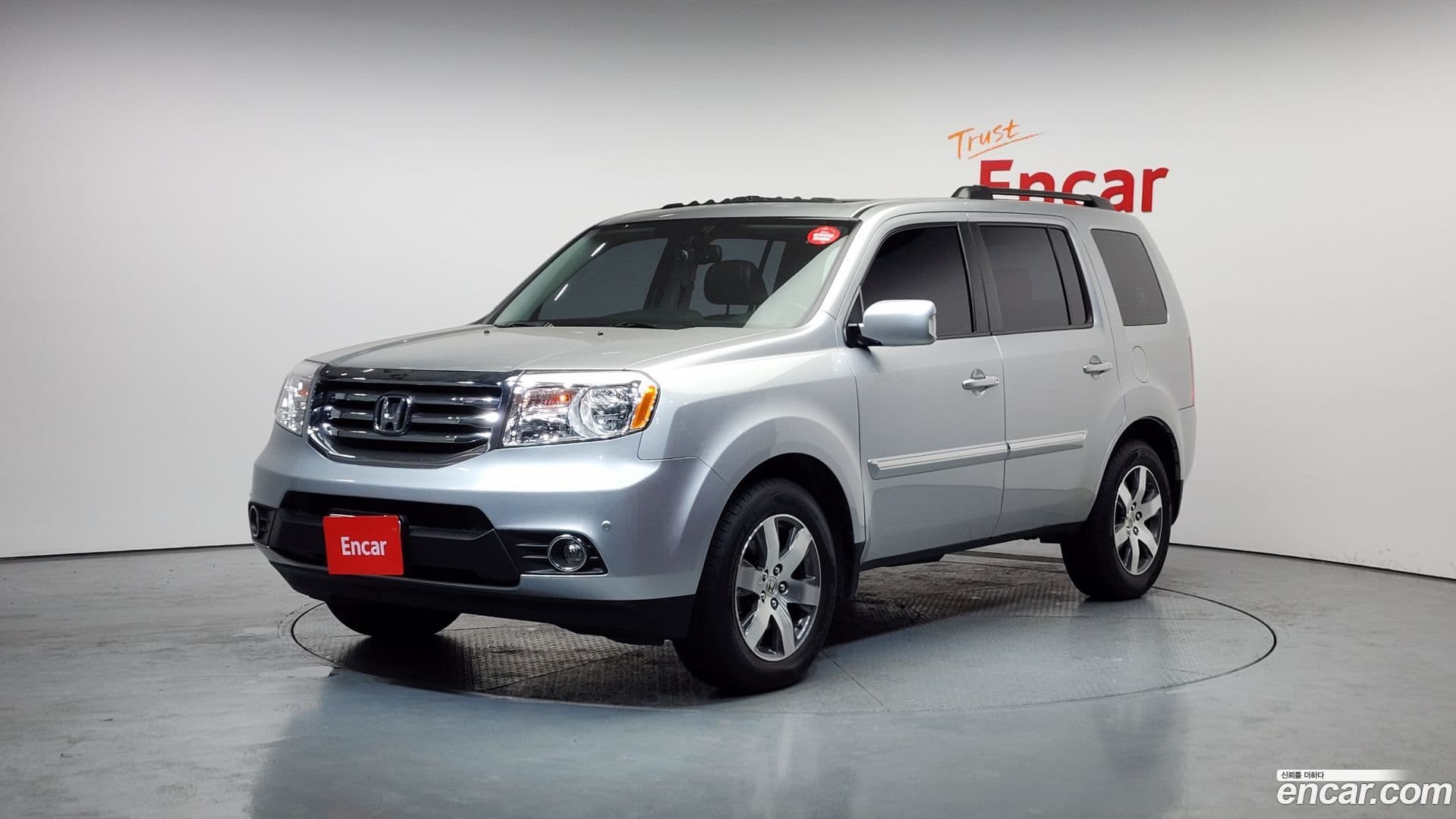 Main__Slider__Photo:Pilot Honda 2014.6-0