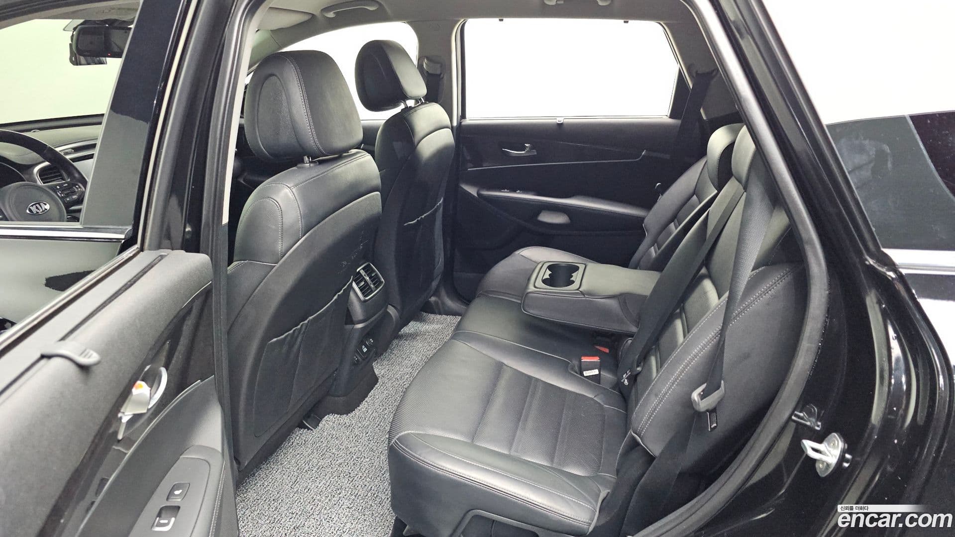 Main__Slider__Photo:Sorento Kia 2015.5-10