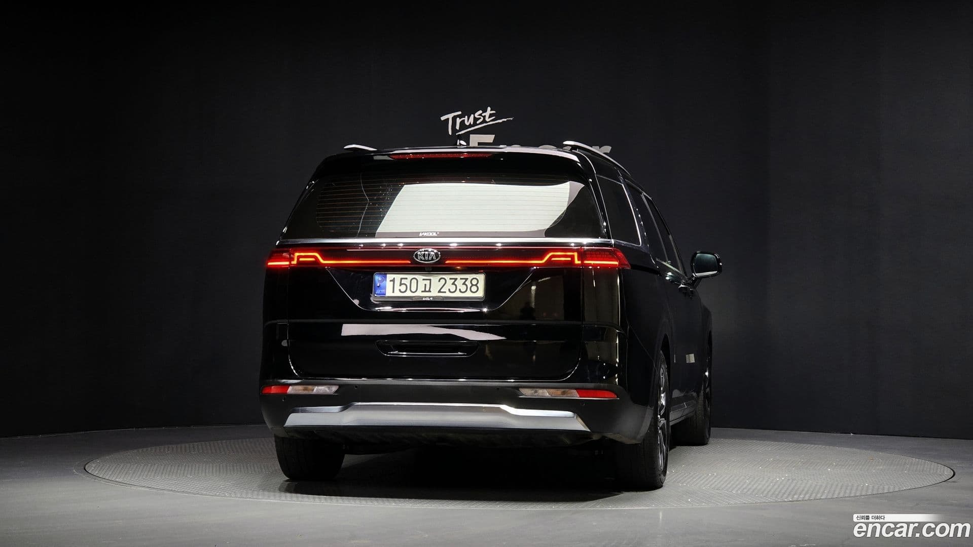 Main__Slider__Photo:Canival Kia 2021.2-3