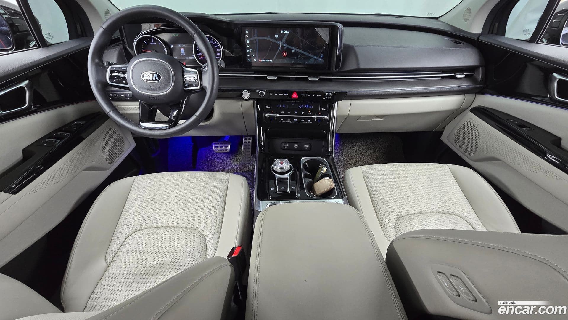 Main__Slider__Photo:Canival Kia 2021.2-6