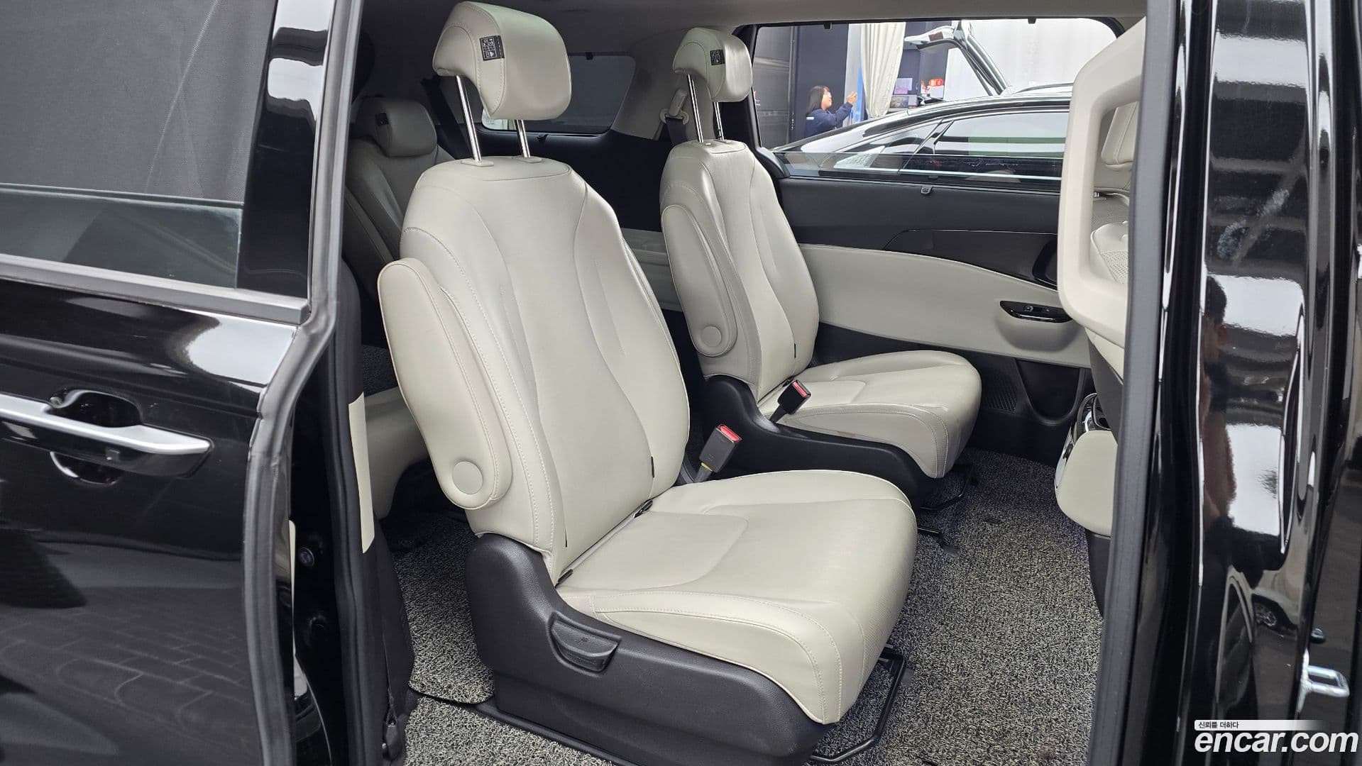 Main__Slider__Photo:Canival Kia 2021.2-11