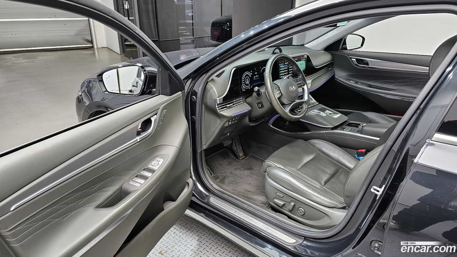 Grandeur Hyundai 2021.1-INNER-010