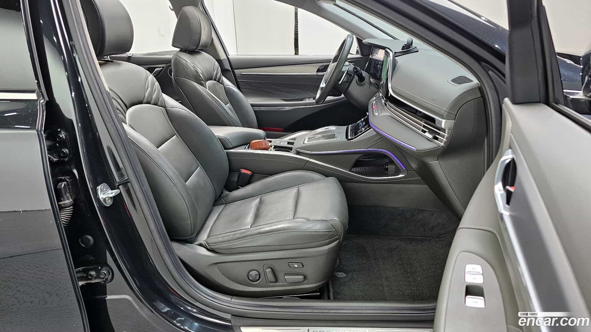 Grandeur Hyundai 2021.1-OPTION-015