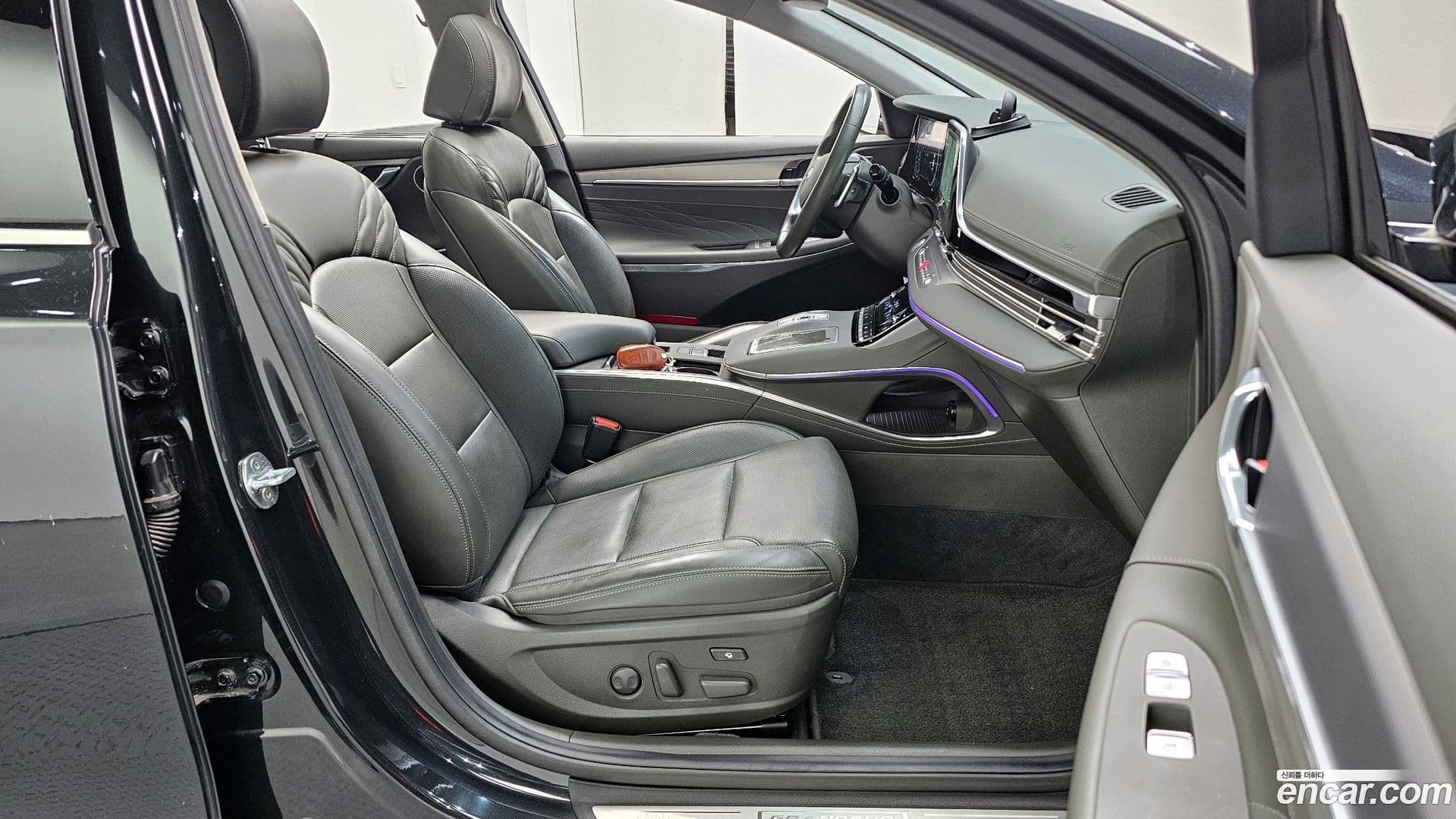 Main__Slider__Photo:Grandeur Hyundai 2021.1-10